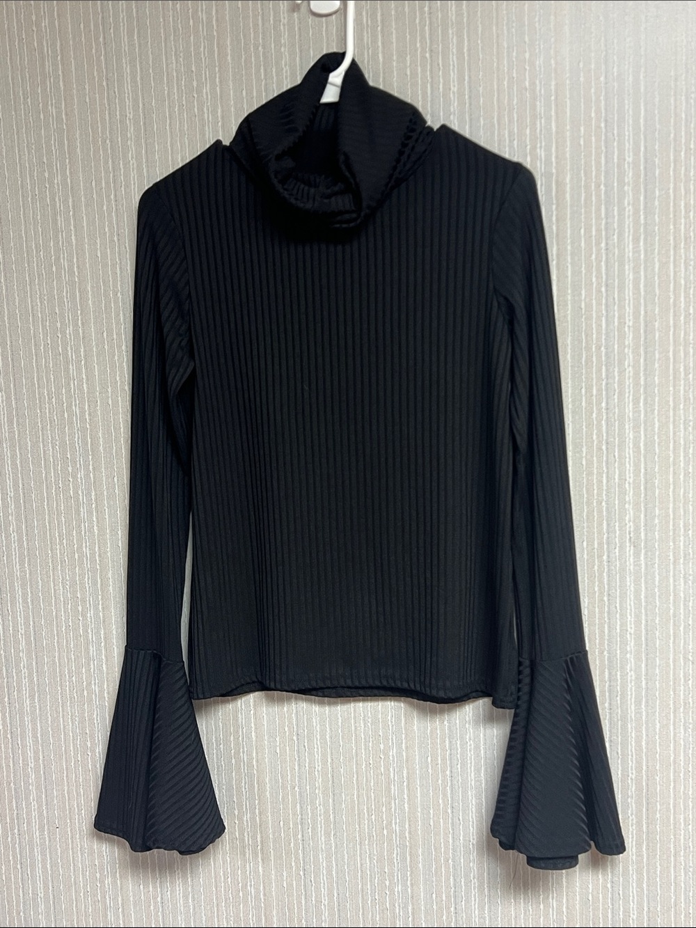 S 6 Nasty Gal Black Ribbed lightweight Turtleneck with Flared Bell Sleeves